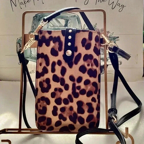 INC Ashlii  Crossbody animal print Leopard print  crossbody bag Cellphone bag - Picture 6 of 10